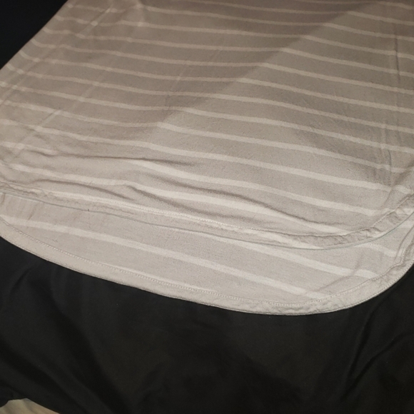 GAP -  Gray/white striped shirt - Picture 3 of 6